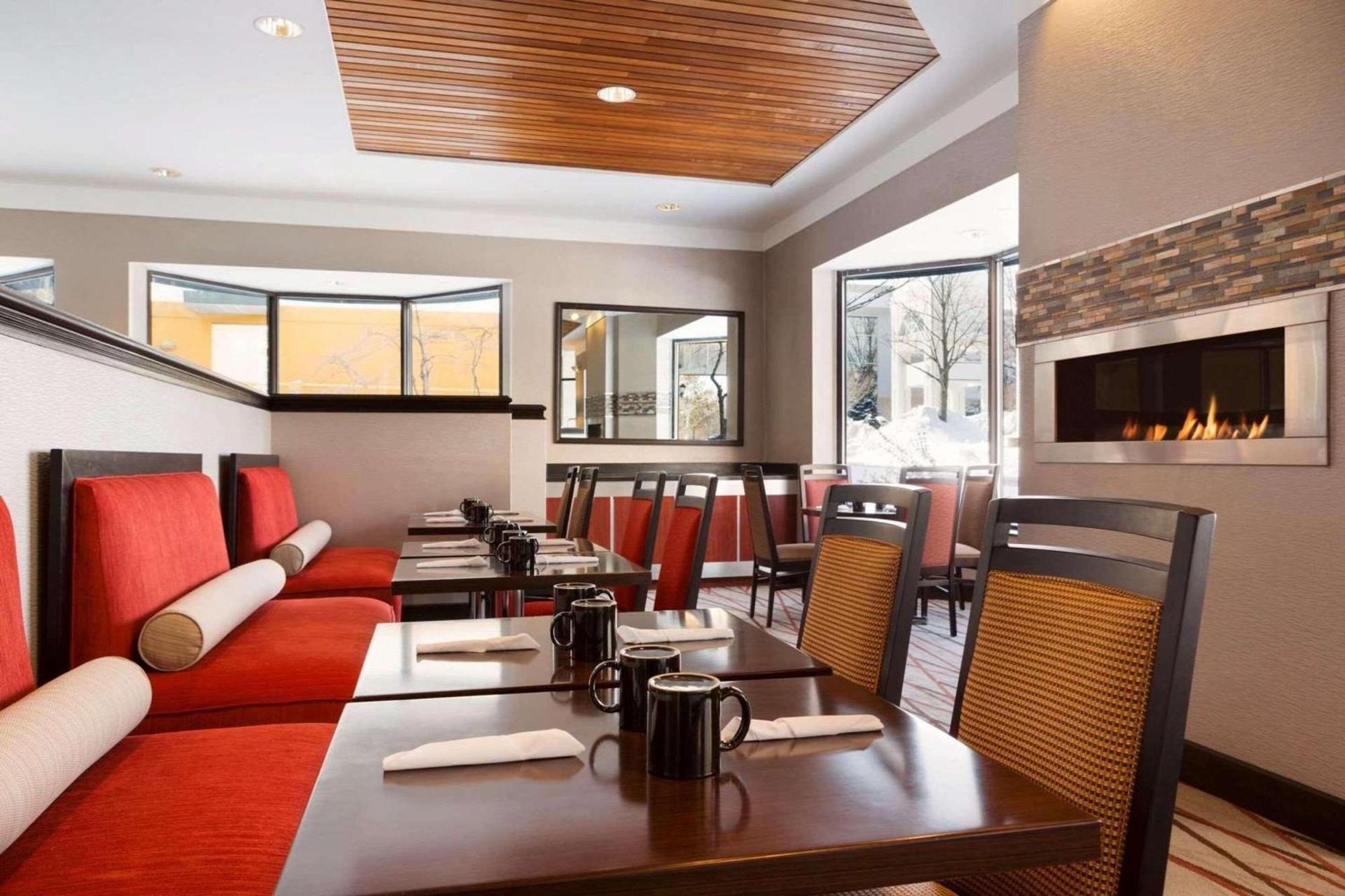 Radisson Akron-Fairlawn Copley Montrose Eksteriør billede